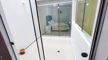 3 bedrooms, internet, bed sheets