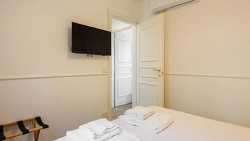 1 chambre, bureau, fer et planche Ă repasser, Wi-Fi