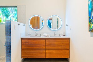 Interior - Unique and Cozy Design in the Jungle- 3 homes in one! (Uvita)