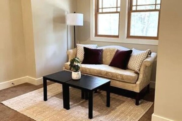 Téléviseur connecté, foyer, jeux vidéo, table de baby-foot