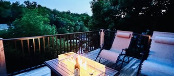 Margaritaville Lakefront 6 Bed/5 Bath/Swim Dock/ Boat Dock/ Firepits/Game Area