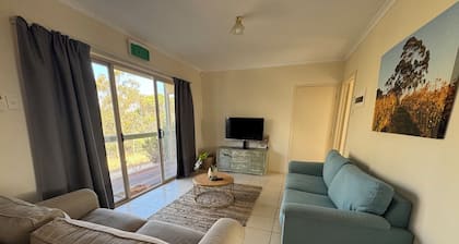 Allusion Farmstay & Vineyard - Unit 2 Shiraz - Pets negotiable