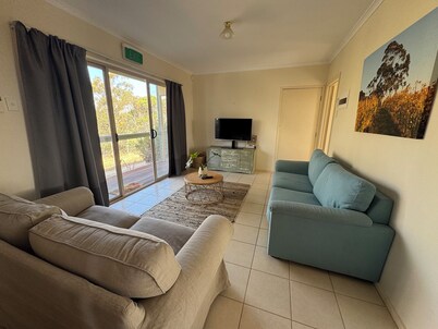 Allusion Farmstay & Vineyard - Unit 2 Shiraz - Pets negotiable