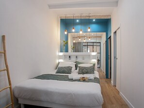 2 habitaciones, tabla de planchar con plancha, wifi y ropa de cama 