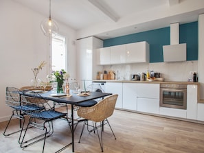 Fridge, microwave, oven, dishwasher - Loft L'Escale - 3 étoiles - Welkeys (La Ciotat)