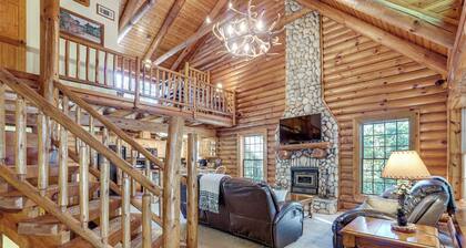 Family Getaway: Georgia Cabin w/ Outdoor Hot Tub