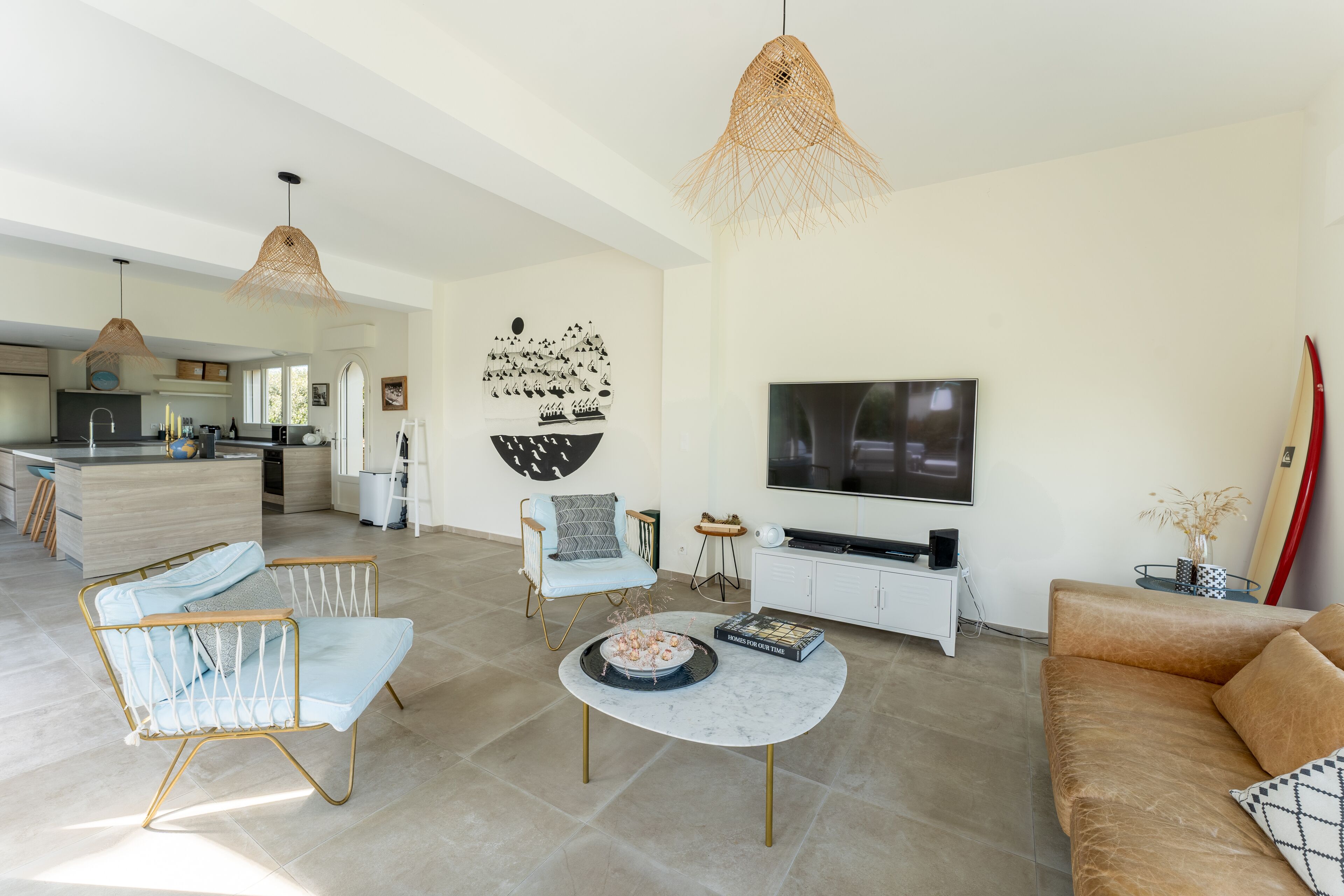 Top-of-the-range villa, placed on the dune close to the beach