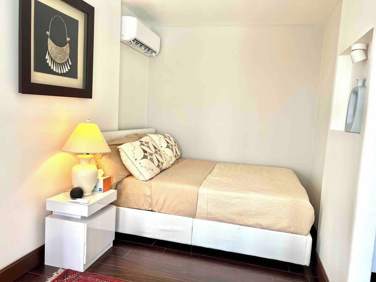 1 chambre, fer et planche à repasser, Wi-Fi, draps fournis