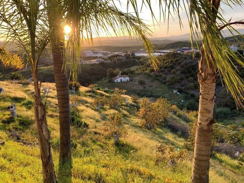 Vintoca Private Oasis Suite Farm Retreat, Private Bedroom & Bathroom Grove, Pool & City View