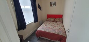 2 habitaciones, tabla de planchar con plancha y wifi gratis