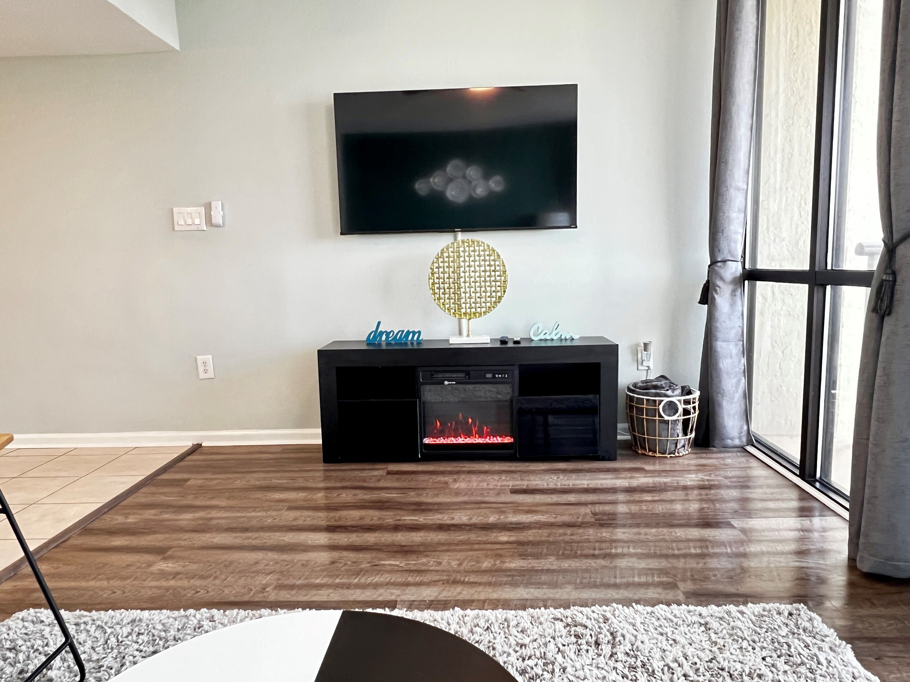 Coastal Charm: Ocean View Condo