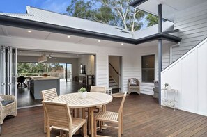 Outdoor dining - Avoca Sea - Avoca Beach (Avoca Beach)