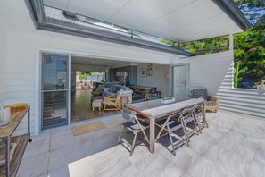 Outdoor dining - Avoca Sea - Avoca Beach (Avoca Beach)