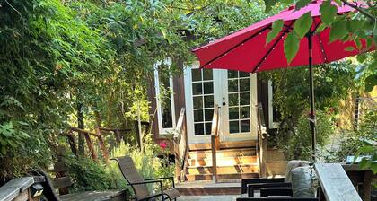 Cozy Creekside Cabin in Santa Cruz Mountains