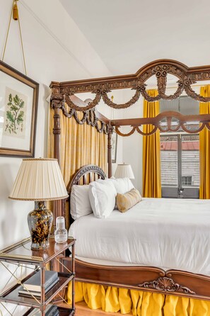 4 bedrooms, iron/ironing board, WiFi, bed sheets - The Manor by Guesthouse Charleston- Grand Immaculately Restored Historic Home in Downtown Charleston (Charleston)