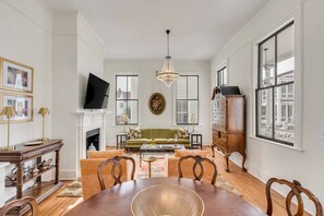 Interior - The Manor on Spring 91 B- Immaculately Restored Historic Victorian Home in Downtown Charleston (Charleston)