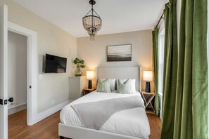 3 bedrooms, iron/ironing board, WiFi, bed sheets
