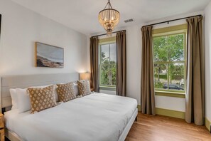 3 室のベッドルーム、アイロン / アイロン台、WiFi、ベッドシーツ