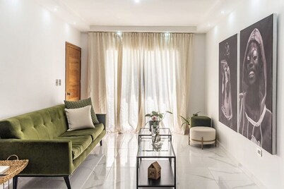 Luxurious apartment in the center of the commercial area