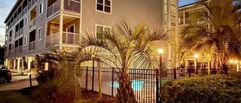 المنشأة من الخارج