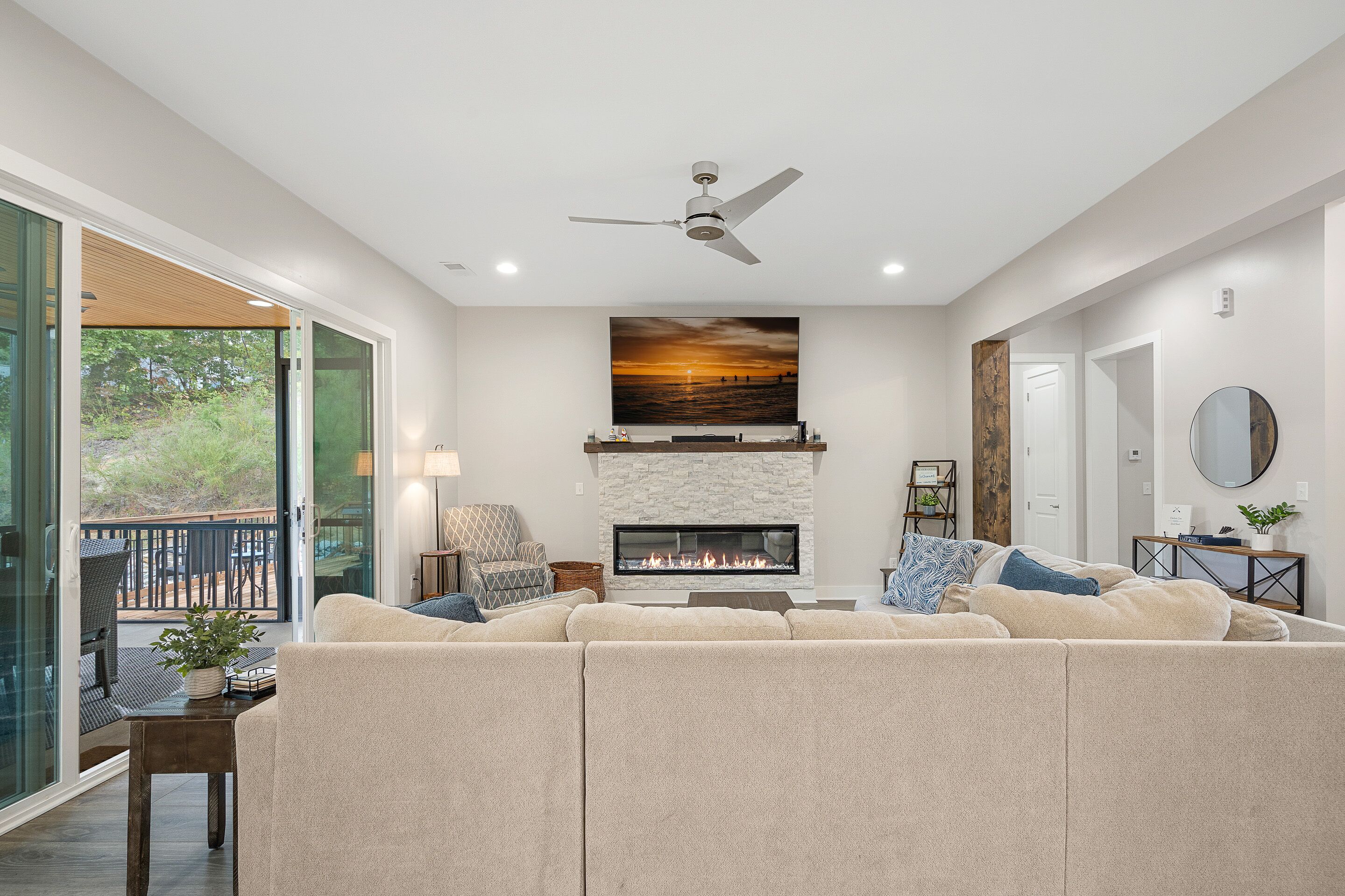 Overlook Cove - Basketball, board games, kayaking, and more!