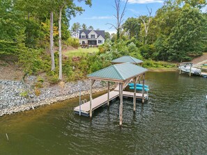 Marina - Overlook Cove by SoCharm | Game room, basketball, board games, kayaking, and more (Mooresville)