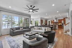 TV connectée, cheminée, jeux vidéo