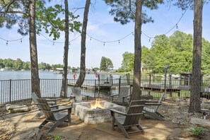 Lakeside firepit with great views!