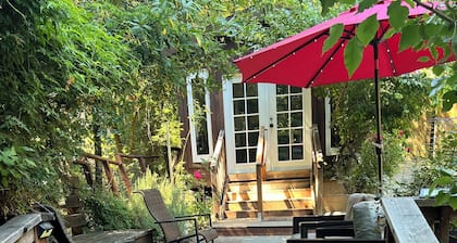 Sweet Spot in the Santa Cruz Redwoods 10 minutes from the Ocean
