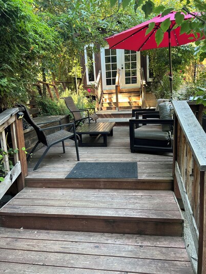 Sweet Spot in the Santa Cruz Redwoods 10 minutes from the Ocean