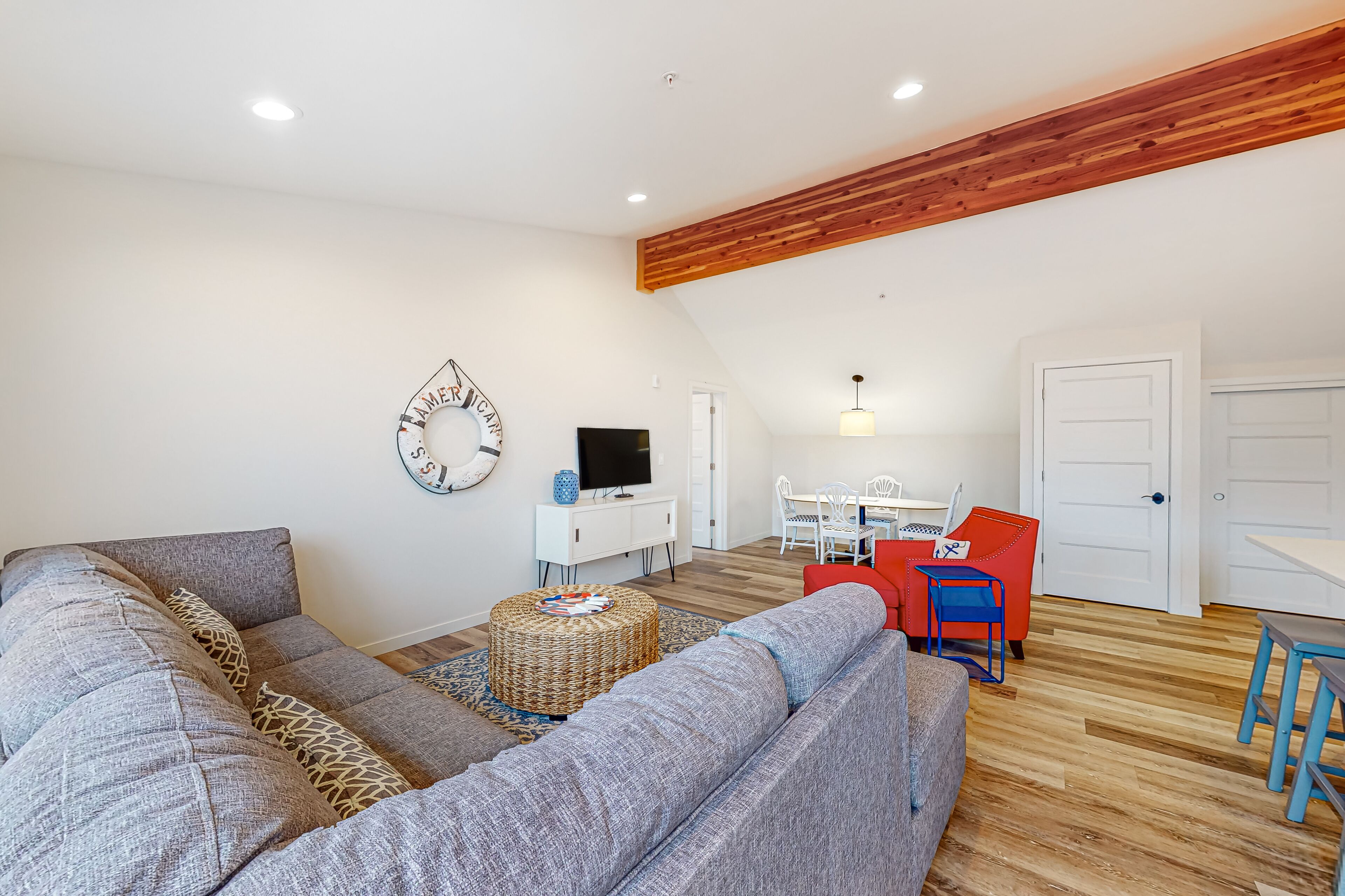 Downtown condo with peek-a-boo water views, W/D, streaming, full kitchen, & WiFi