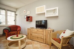 TV, stereo - Die Ferienwohnung Nr. 01 in der Villa am Sonnenhang - Villa am Sonnenhang (Göhren)