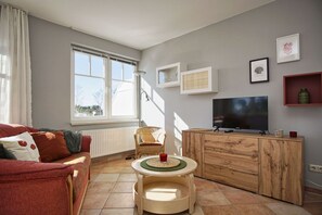TV, stereo - Die Ferienwohnung Nr. 02 in der Villa am Sonnenhang - Villa am Sonnenhang (Göhren)
