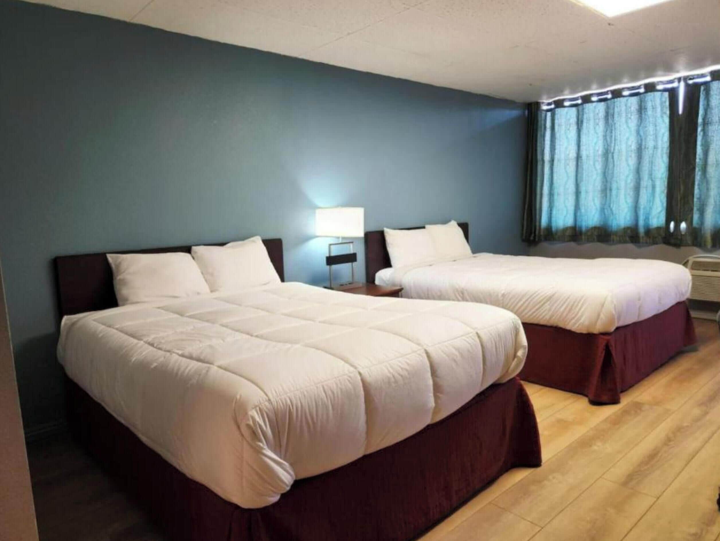 Premium bedding, iron/ironing board, free WiFi, bed sheets