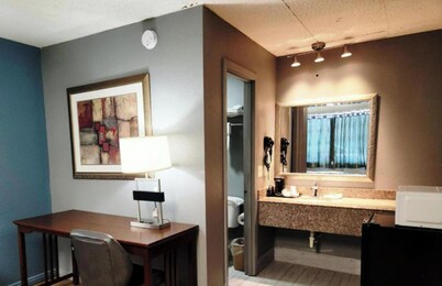 Econo Lodge Mena near QueenWilhelmina State Park