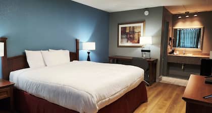 Executive Inn By OYO Queenville Mena
