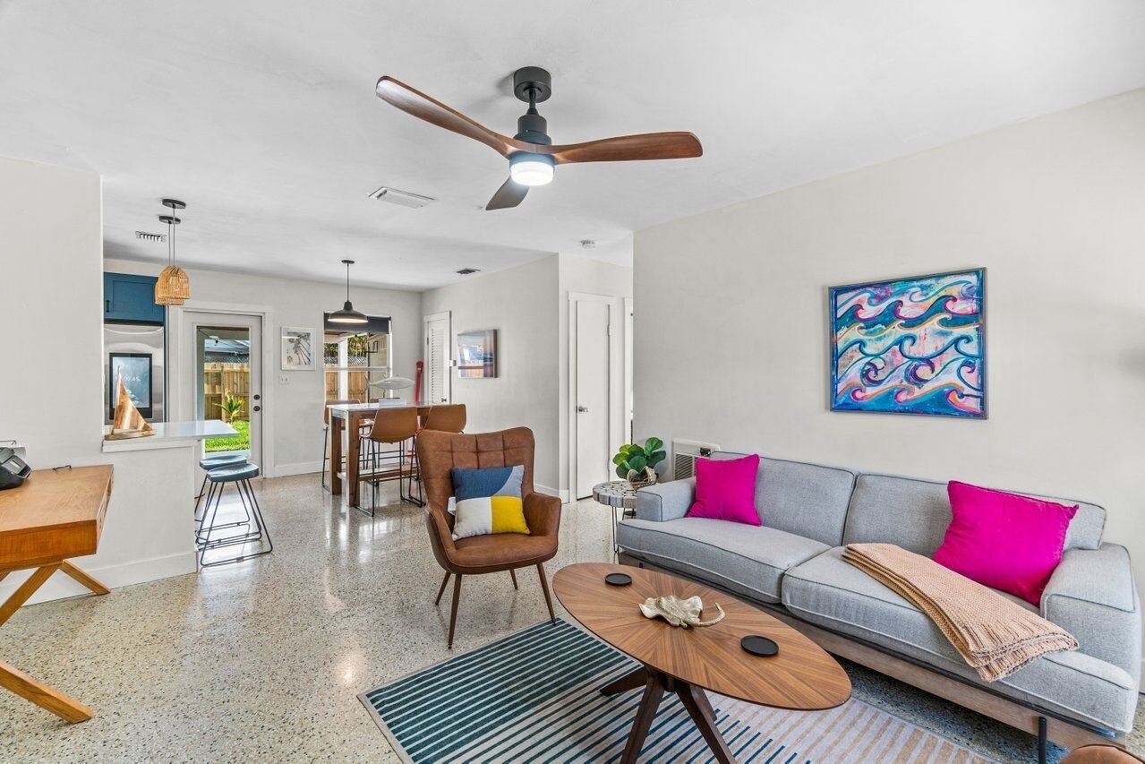 ￼Mid Century Modern Intracoastal Beach House