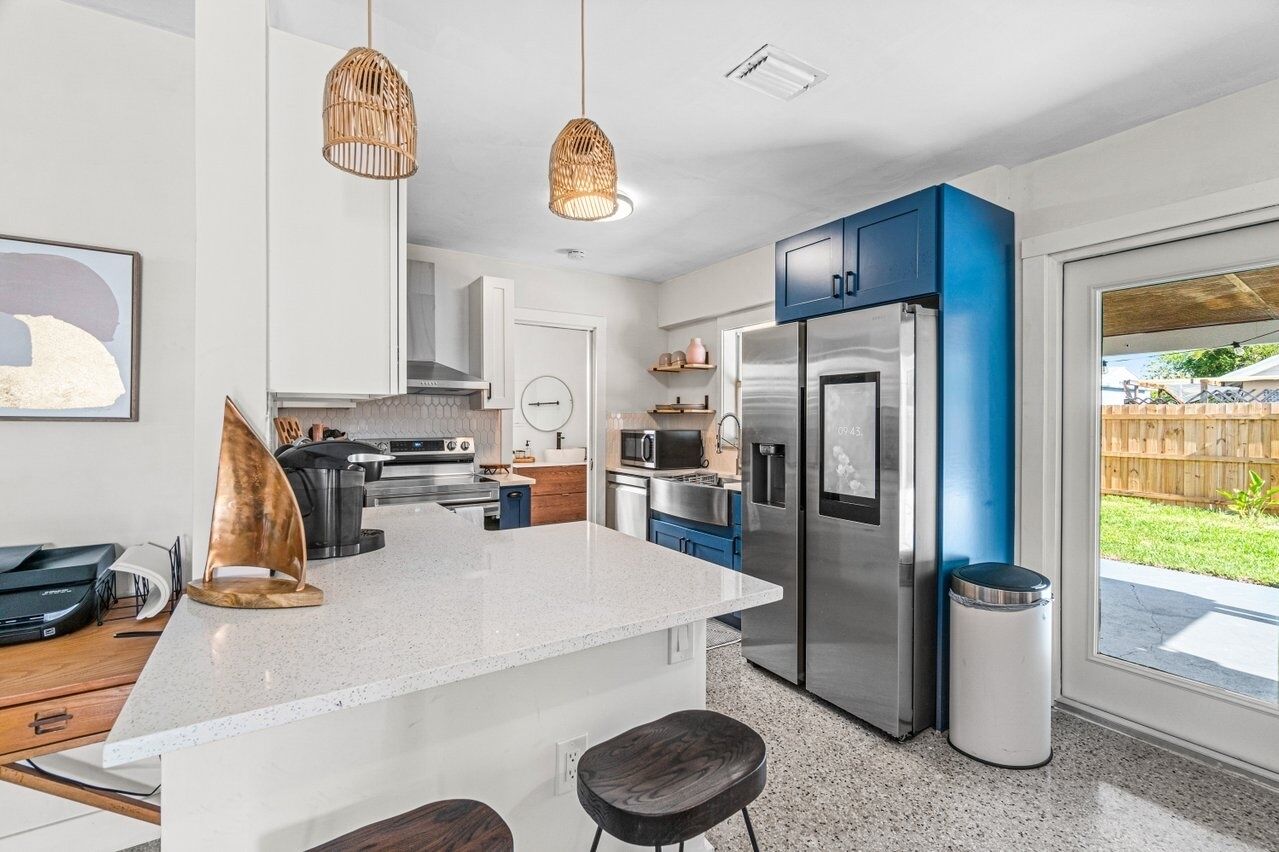 ￼Mid Century Modern Intracoastal Beach House