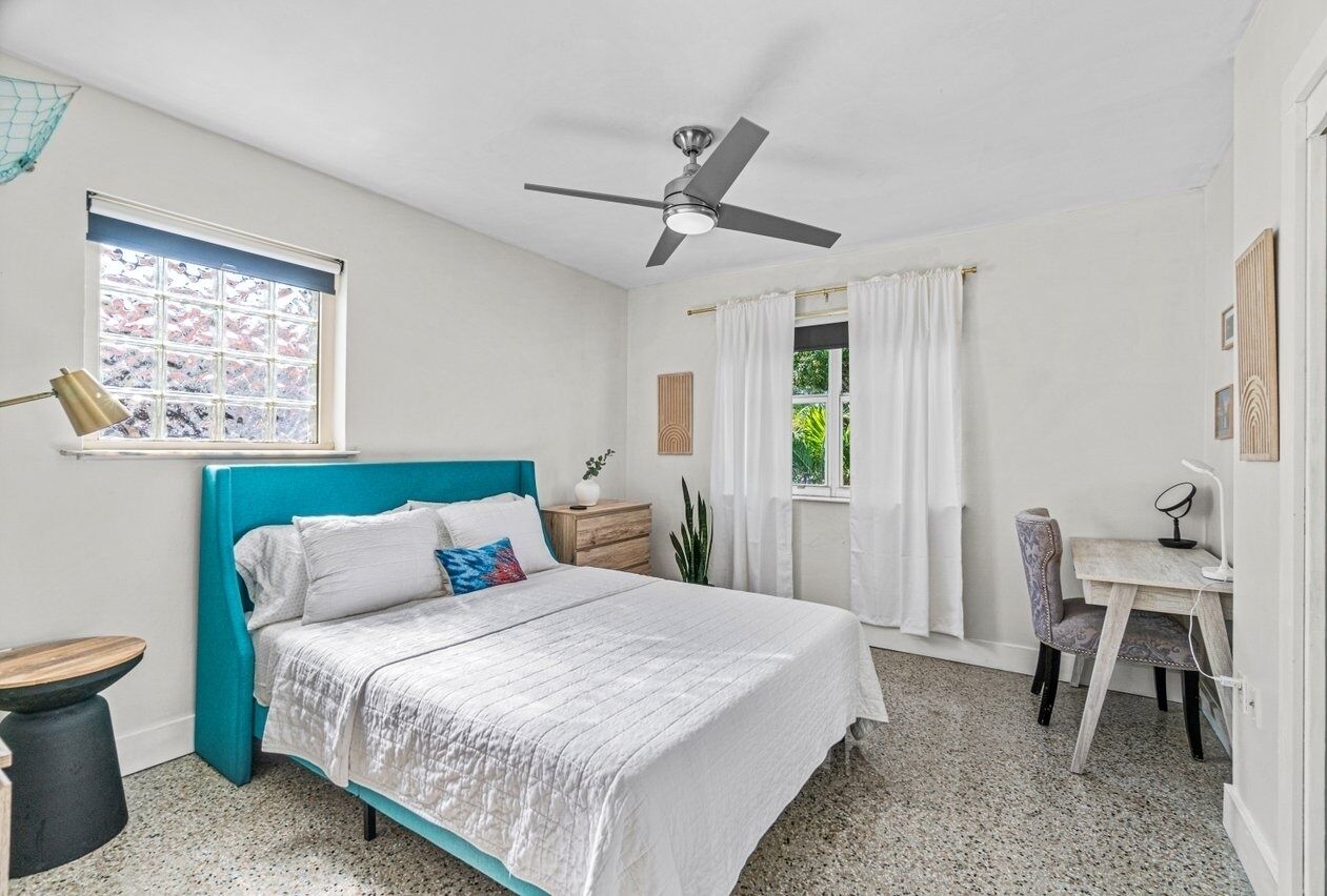 ￼Mid Century Modern Intracoastal Beach House