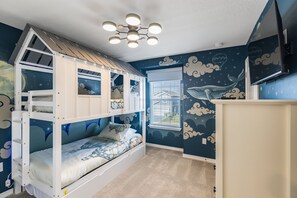 5 bedrooms, iron/ironing board, free WiFi, bed sheets