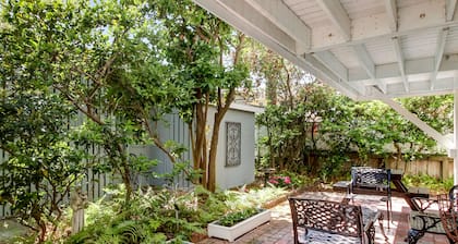 Charming Beach Cottage, Heated Pool Access