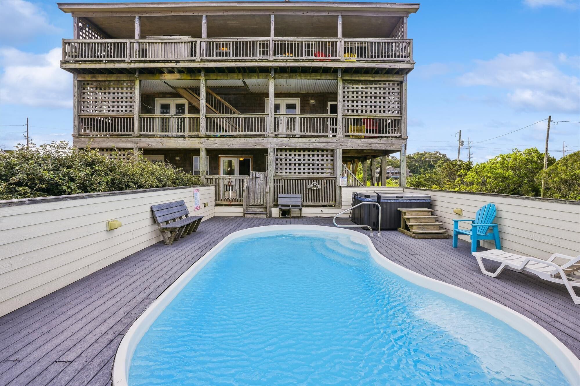 حمّام سباحة مُدفَّأ