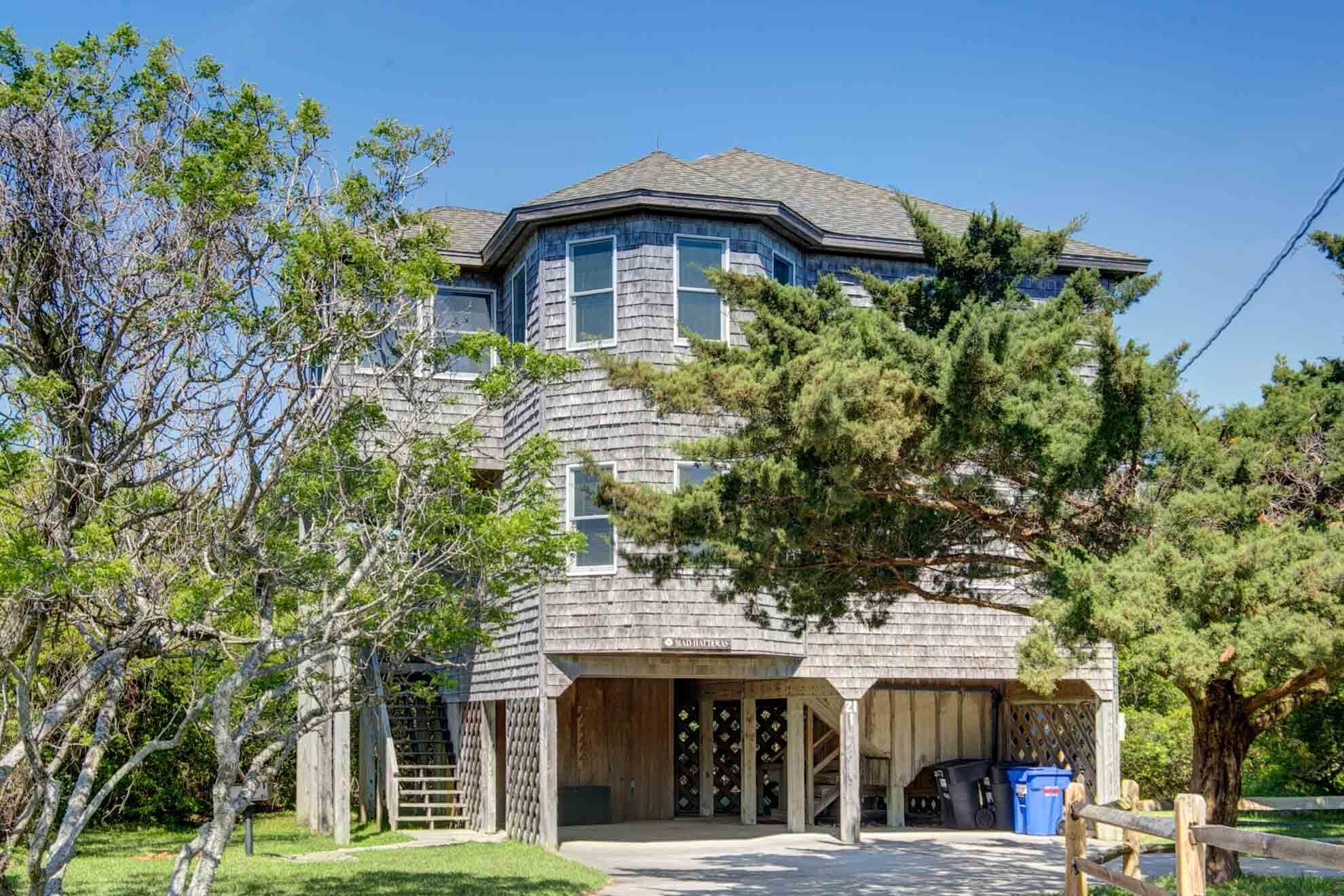 Mad Hatteras | Soundside | Kinnakeet Shores | Avon | Sleeps 8