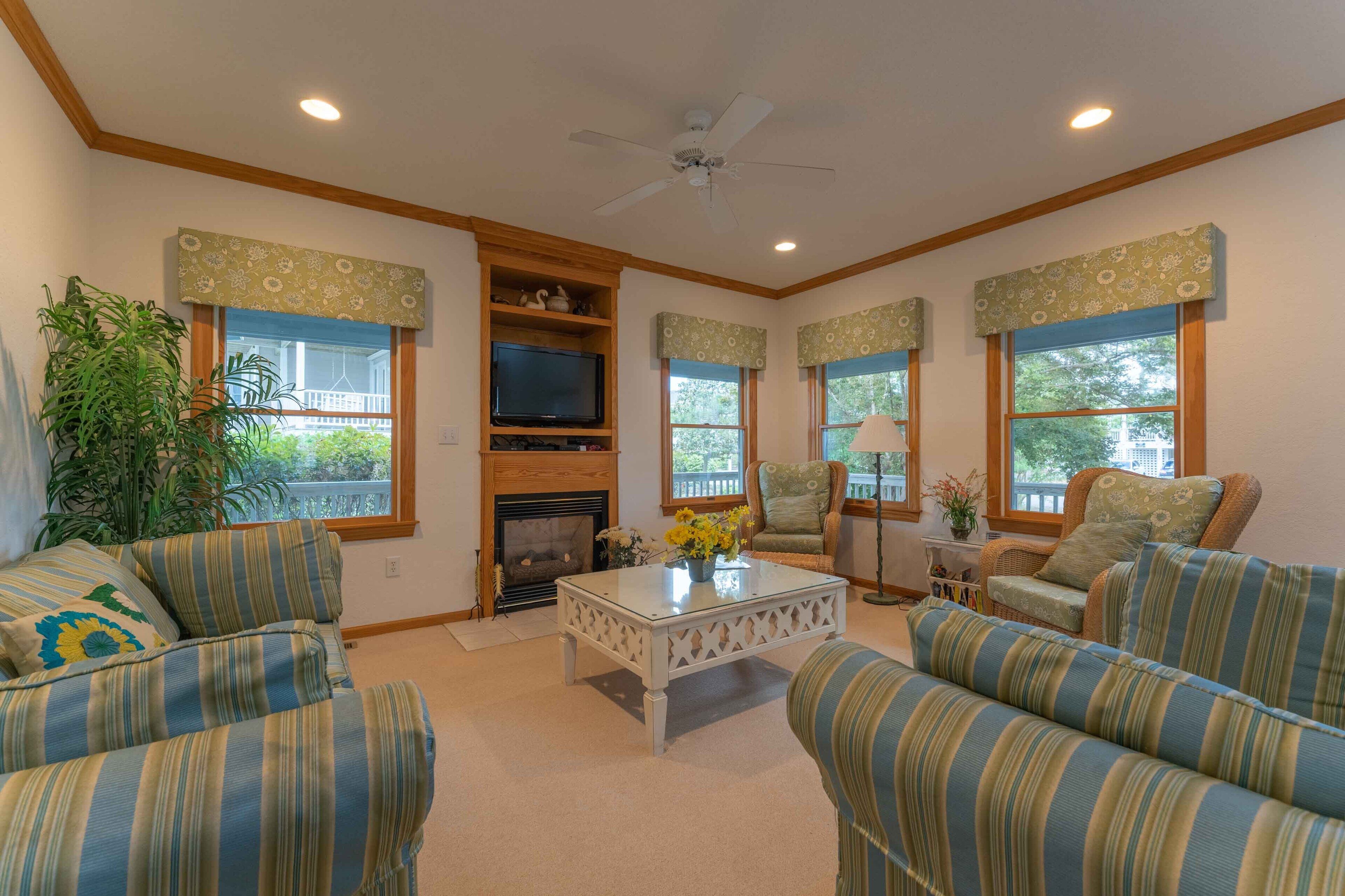 On Valentine Pond | Soundfront | Corolla Light | Corolla | Sleeps 12