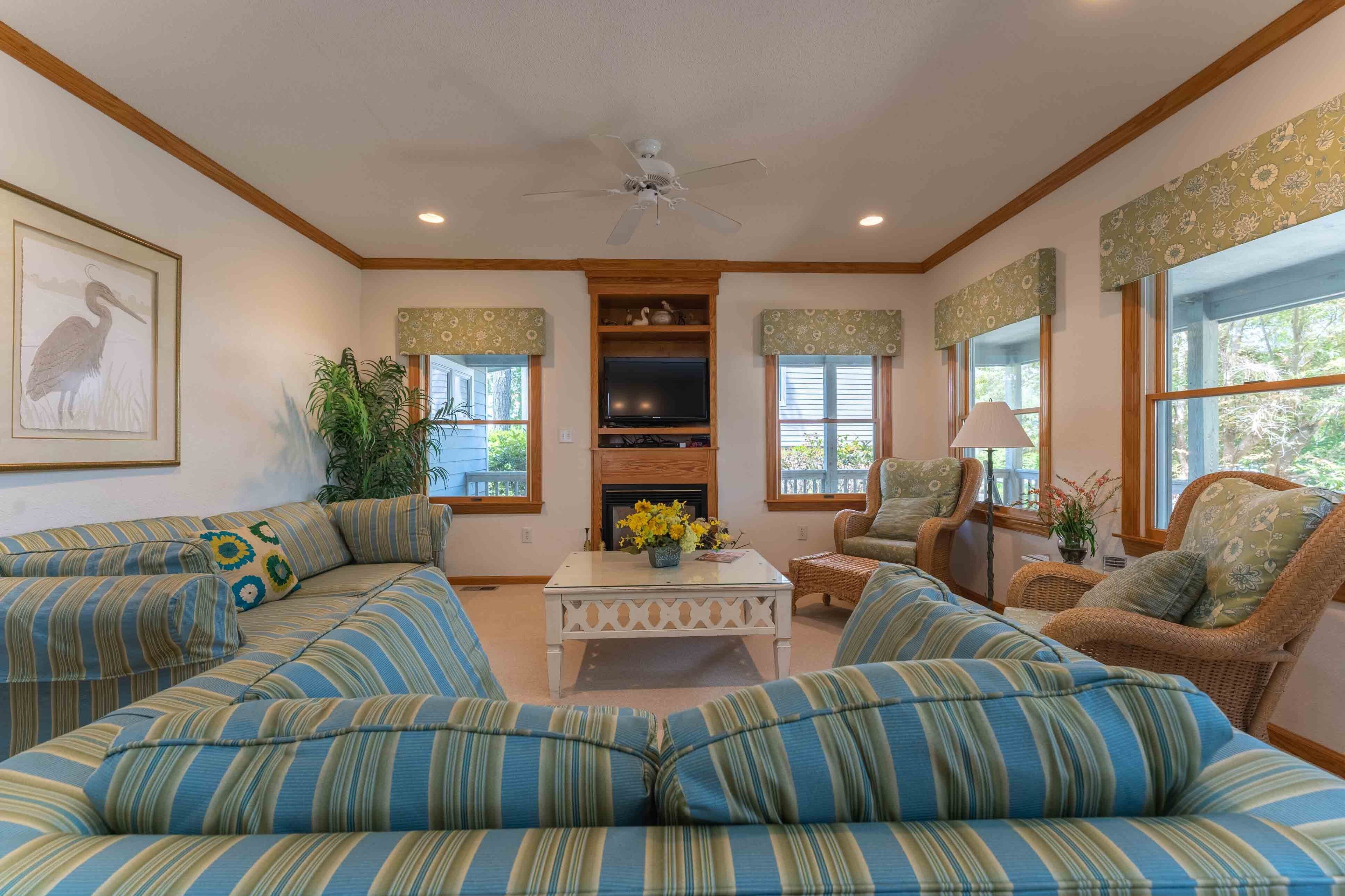 On Valentine Pond | Soundfront | Corolla Light | Corolla | Sleeps 12