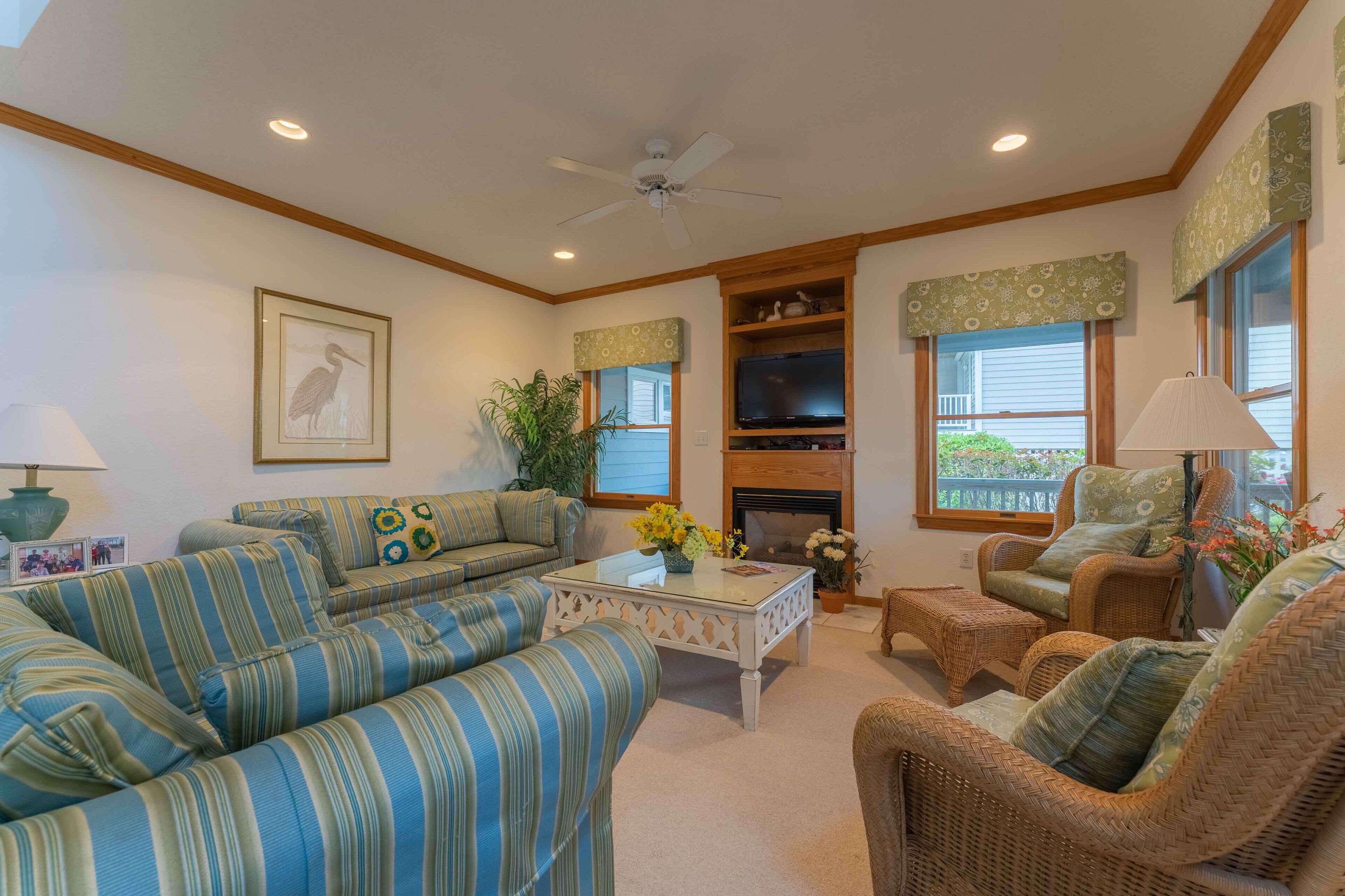 On Valentine Pond | Soundfront | Corolla Light | Corolla | Sleeps 12