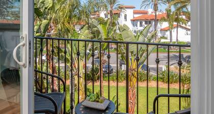 645 Fresh Modern Condo Inside Resort Gates - Free Wifi - Walk to Spa