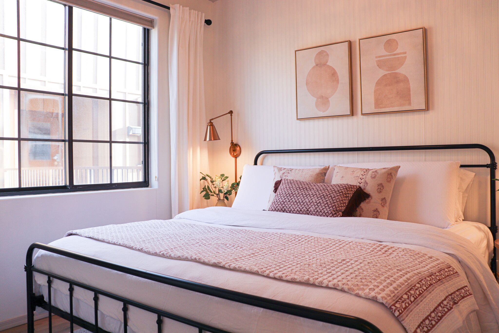 New Getaway Retreat w/King Bed and LOTS of Amenities in the White Mountains