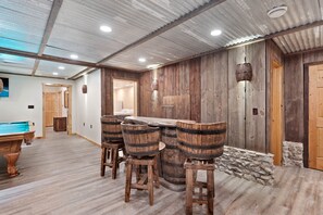 Games room - Wingard Lodge - Luxury Cabin Ideal for Celebrations. (Ohiopyle)
