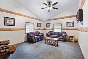 TV, fireplace, stereo